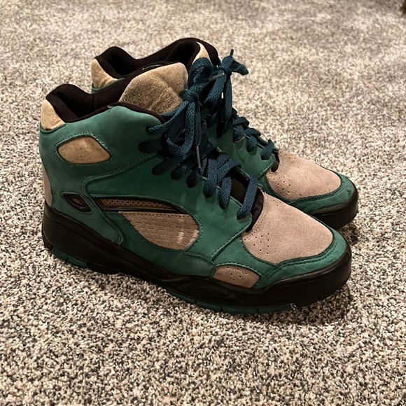 1993 LA Gear High Tops - Picture 2 of 10